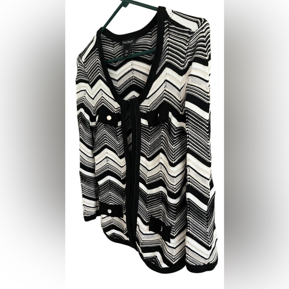 White House Black Market Chevron Cardigan - Picture 8 of 10